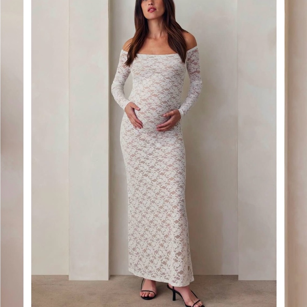 Bumpsuit Off-Shoulder Lace Dress
